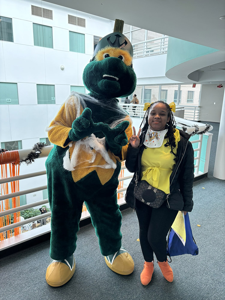 Student with W mascot
