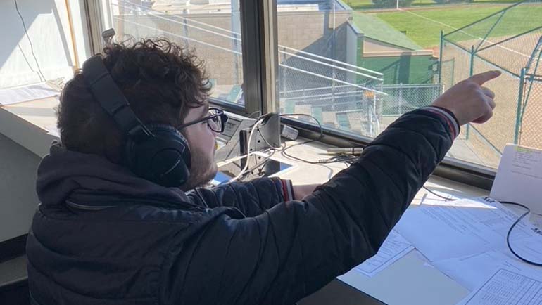 Ronnie Martin gained additional media and journalism experience on campus as a sports editor of WSU’s student newspaper and as a play-by-play/color commentator for WSU softball. 