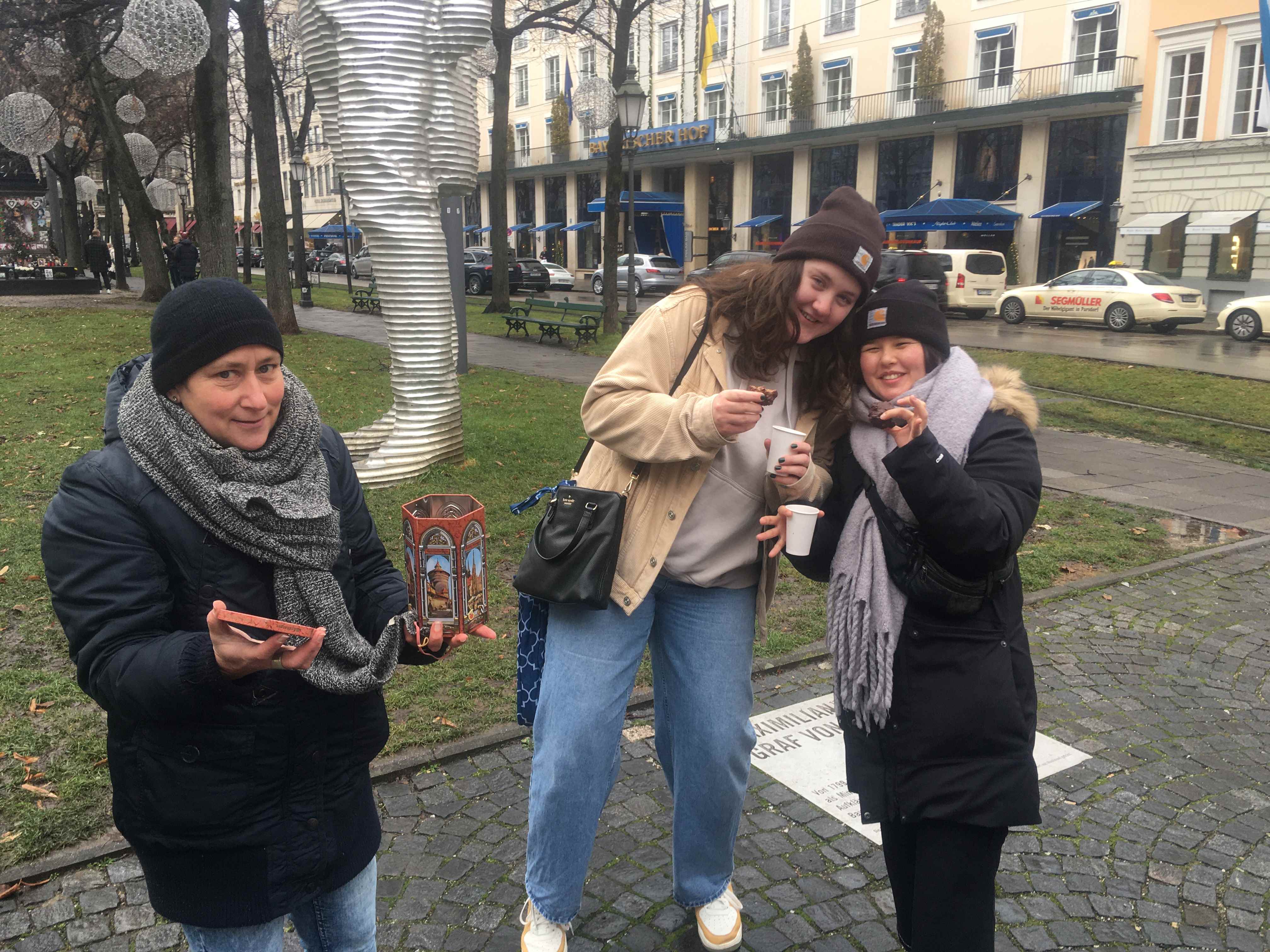 Offering students some of her homemade Lebkuchen on a tour of Advent traditions in Munich