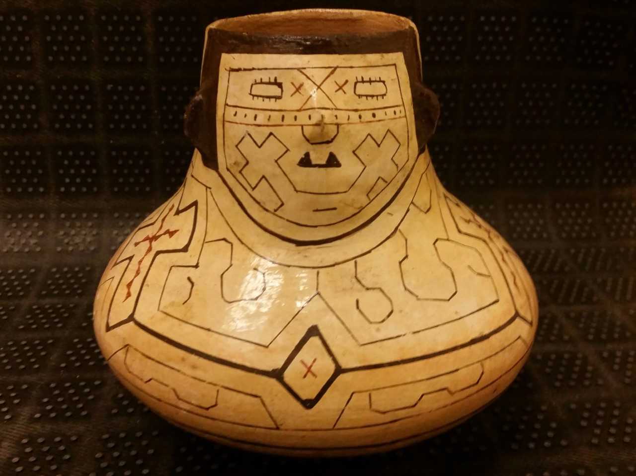 Peru pottery artifact