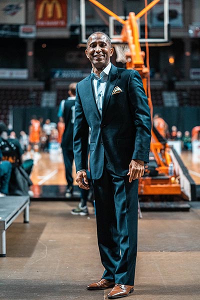Alumnus, Detroit native Dartis Willis Sr. taking giant strides as owner of  Windsor pro basketball team - Today@Wayne - Wayne State University